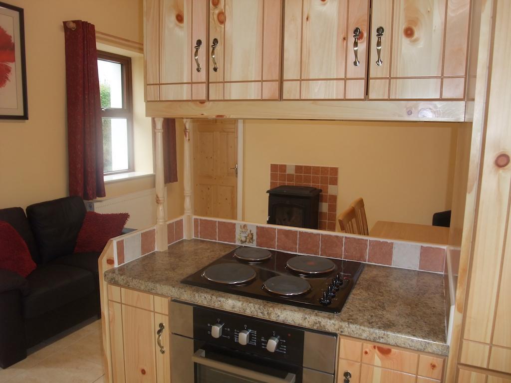 Katie'S Cottage Achill Sound 客房 照片