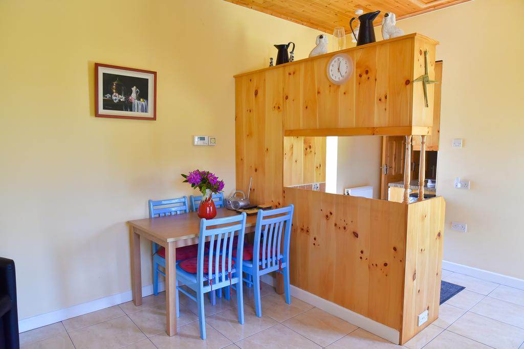 Katie'S Cottage Achill Sound 外观 照片